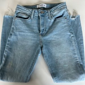 JUST BLACK SUPER SKINNY- LOTS OF STRECH